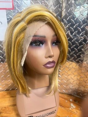 Blonde Highlight Short Lace Front Wig
